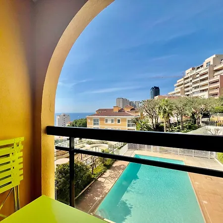 Modern Pool Monaco Area * 博索莱伊