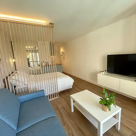 펜션 Modern Pool Monaco Area *